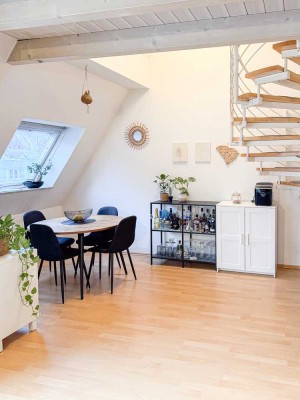 2,5-Zimmer-Maisonette-Wohnung mit Balkon, Einbauküche und TG Stellplatz mitten in der Innenstadt