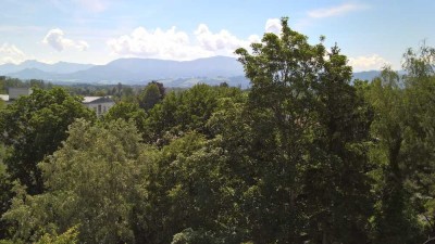 Helle 3-Zi-Wohnung mit Balkon im 5. OG mit tollem Bergblick in Happing