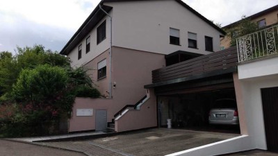 Schöne 2-Zimmer-Hochparterre-Wohnung mit EBK in Oberriexingen