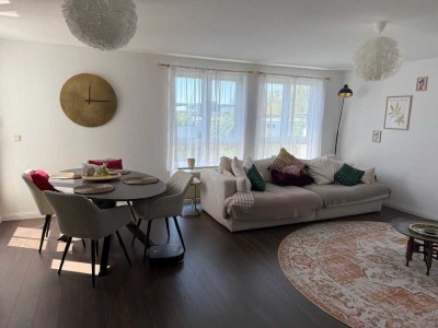Geschmackvolle 3-Zimmer-Dachgeschosswohnung mit Balkon und Einbauküche in Bremen