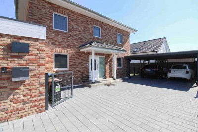 Neubau: 5-Zi.-Zuhause mit Garten, Garage und 2 Carportstellplätzen