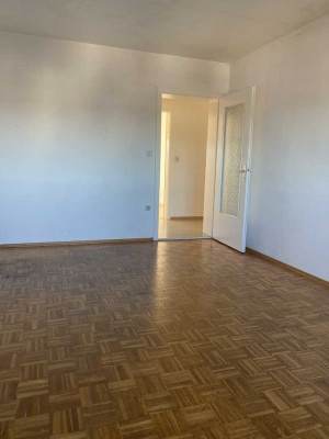 Helle 2-Zimmer Wohnung mit Balkon