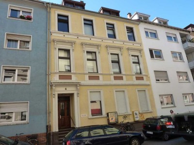 Komplettsanierte, helle, ruhige 4Zimmerwohnung beim Europaplatz mit idyllischem Garten