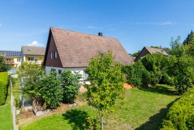 Großzügiges Zweifamilienhaus in Bobingen-Siedlung – Sanierungsobjekt mit großem Potenzial