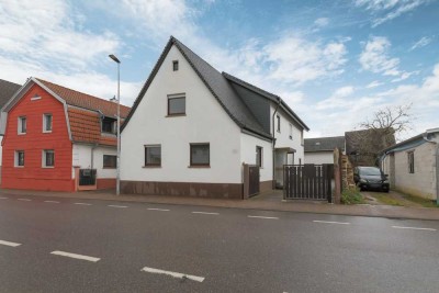 Genug Platz für die ganze Familie - Einfamilienhaus in Eggenstein mit tollem Grundstück