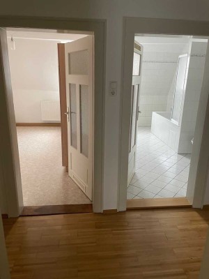 Ansprechende und gepflegte 2-Zimmer-Dachgeschosswohnung in Augsburg