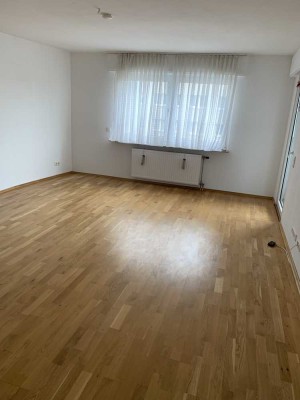 Ansprechende 3-Zimmer-Wohnung mit gehobener Innenausstattung mit Balkon und Einbauküche