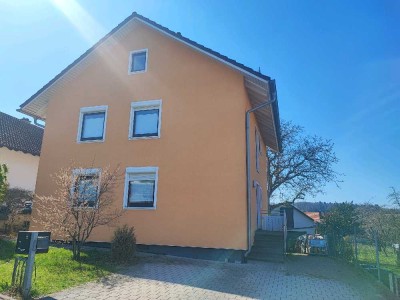 Günstiges, gepflegtes 7-Zimmer-Haus in Engelsbrand
