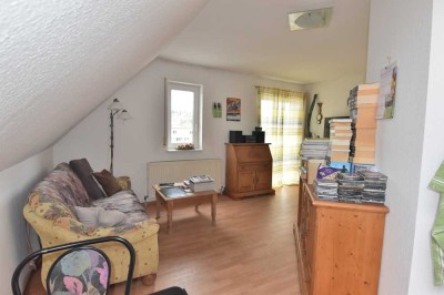 2-Zimmer Wohnung mit EBK,  TG-Stellplatz, Balkon und Hausmeisterservice