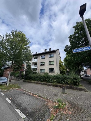 Schöne Etagenwohnung mit Balkon