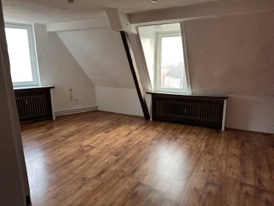 +++ Top Dachgeschoss Whg. + Ausbau, Tageslichbad mit Wanne u. Dusche, sehr zentral gelegen +++