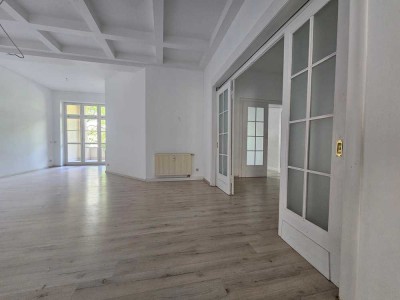 wunderschöne und geräumige 3,5 Raum Wohnung * Altbau * Balkon und Terrasse