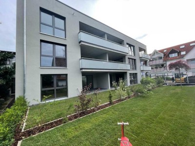 Stilvolle 2-Zimmer-Neubauwohnung mit Terrasse und schönem Garten