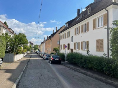 Frische renovierte3,5 Zi-Wohnung mit Balkon in zentraler Lage - 3 Min vom HBF.