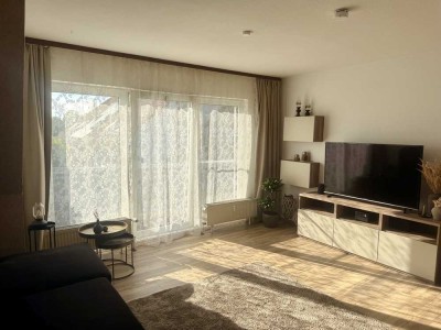 Moderne freundliche 4 Zimmer-Wohnung mit Stellplatz und Balkon