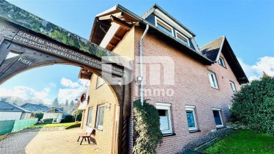 Einfamilienhaus BJ 1980 mit  Einliegerwohnung, Studio + Dachterrasse