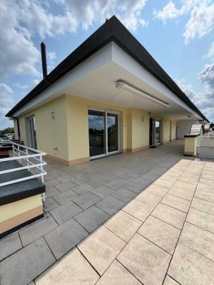 Stilvolles Penthouse mit Aufzug in die Wohnung, Toplage in Hilden