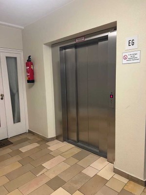 Großzügige 2  Zimmer Wohnung mit Traumblick ins Grüne/  in Top Lage von Wiesbaden