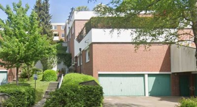 Große 4-Zimmer Wohnung mit Balkon in ruhiger Lage
