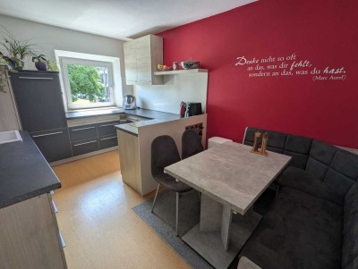 Zentrale Wohnung mit sehr guter Verkehrsanbindung und doch im Grünen