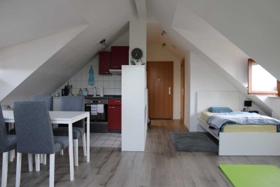 1-Raum-DG-Wohnung mit Tiefgaragenstellplatz in Pleidelsheim