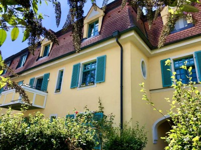 Seltene Gelegenheit! Liebhaberobjekt mit Balkon in exklusiver Lage zwischen Herzogspark u. Stadtpark