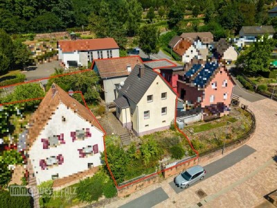 Ein Anwesen mit zwei Häusern: Ruhige Lage in Dahn – ideal zum Wohnen oder Vermieten