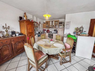 3-Zimmer-Eigentumswohnung in kleiner Wohnanlage mit Balkon und Garage in Völklingen-Sonnenhügel