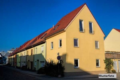 Einfamilien-Doppelhaushälfte mit Garage