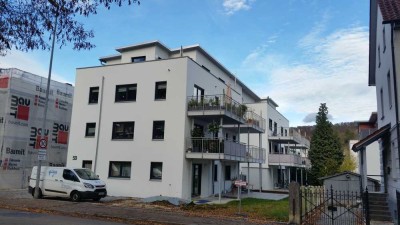 Sonnige 2-Raum-Penthouse-Wohnung mit gehobener Innenausstattung + EBK + Dachterrasse  in Blaubeuren
