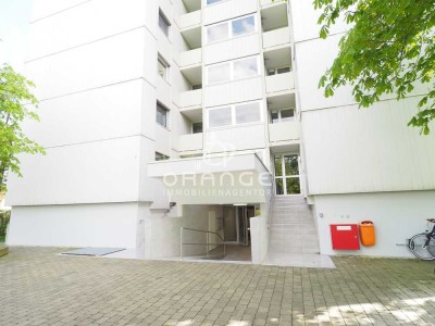 *** Attraktive 2. Zi. Wohnung mit Balkon und Nutzungsmöglichkeit eines Freibades auf dem Dach ***