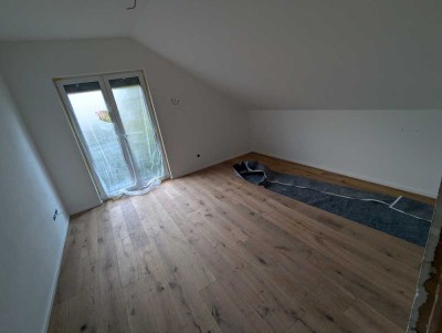 Stilvolle, helle & ruhige 3,5 Zimmer Neubau Dachgeschosswohnung im Ortskern von Wasserburg