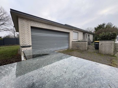 Bungalow, frei verfügbar mit Vollkeller, Doppelgarage & Terrasse in 22880 Wedel