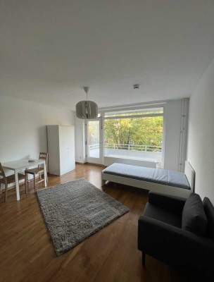 Stilvolle Mo1-Raum-Wohnung mit Balkon in Hamburg Lokstedt