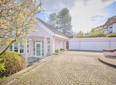 Exklusive Villa für großzügiges Wohnen und Arbeiten unter einem Dach