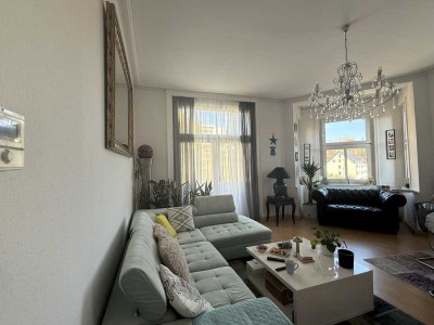 4-Zi.-Whg., 3. OG, Altbau, 2 x Balkon, 1x Veranda verglast, TOLLER ZUSTAND, kein Denkmalschutz