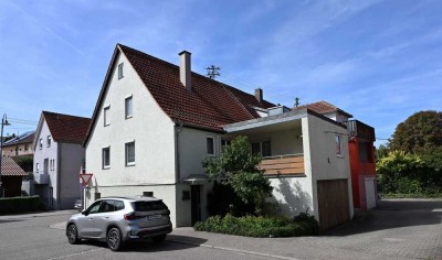 Ideal für Heim- und Handwerker: Doppelhaushälfte mit Loggia und Garage in Flein!