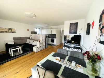 Ruhige, sonnige Lage - Neuwertige 3-Zimmer-Eckgartenwohnung mit Tiefgarage - Barrierefrei!