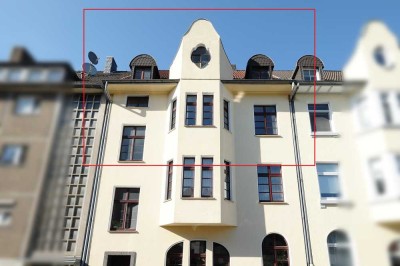 Für Altbauliebhaber: Sanierte 4-Zimmer Altbauwohnung + zusätzliche 90 m² Dachgeschoss