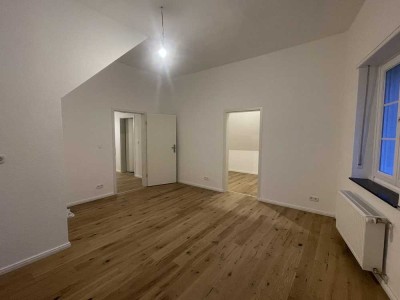 hochwertig modernisierte 5-Zimmer-WHG - mit Balkon & Küche