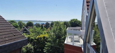 Moderne Maisonette-Wohnung mit kleinem Meerblick