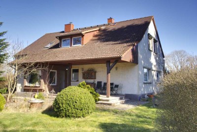 Familienparadies: Großzügiges Zuhause mit weitläufigem Garten