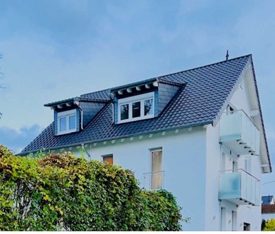 Exklusive Neubau-4,5-Zimmer-Wohnung mit großzügiger Wohnküche und zwei großen Balkonen im Südwesten.