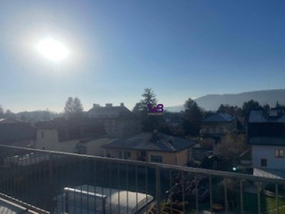 Traumhafte DG-Wohnung , Zentrumsnähe, mit erstklassiger Ausstattung und großzügigen Freiflächen plus Dachgarten.