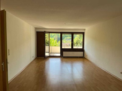 Ab sofort: 3-Zimmer-Wohnung mit Balkon (2.OG) und Einbauküche in Murrhardt zu vermieten!