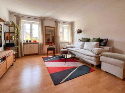 Teilmöblierte 2-Zimmer-Wohnung in zentraler Lage mit Tiefgaragenstellplatz