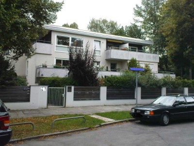 3-Zimmer-Wohnung mit Garten in Harlaching (inkl. TG-Stellplatz u. Schwimmbadnutzung)