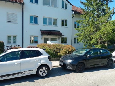 Von Privat -  helle 2-Zimmer Wohnung mit sonnigem Balkon, in ruhiger und grüner Umgebung