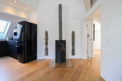 Penthouse-Flair: Exklusive 4-Zi.-Dachgeschosswohnung mit 2 Balkonen und Stellplatz