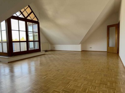 ✪ 3-Zimmer-DG-Atelier ✪ frei ✪ 107 qm Nutzfl. ✪ Loggia ✪ EBK ✪ PKW-Außenstellpl. ✪ provisionsfrei ✪